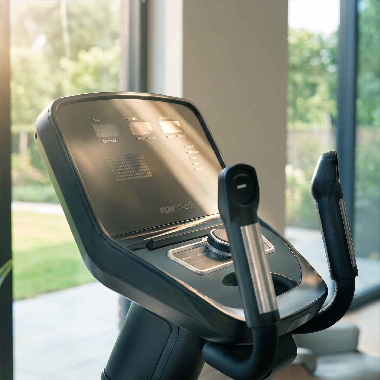 Flow Fitness PERFORM X5i Commercial Front Cross-Trainer