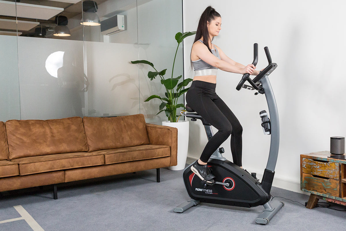 Flow Fitness DHT2000i Exercising