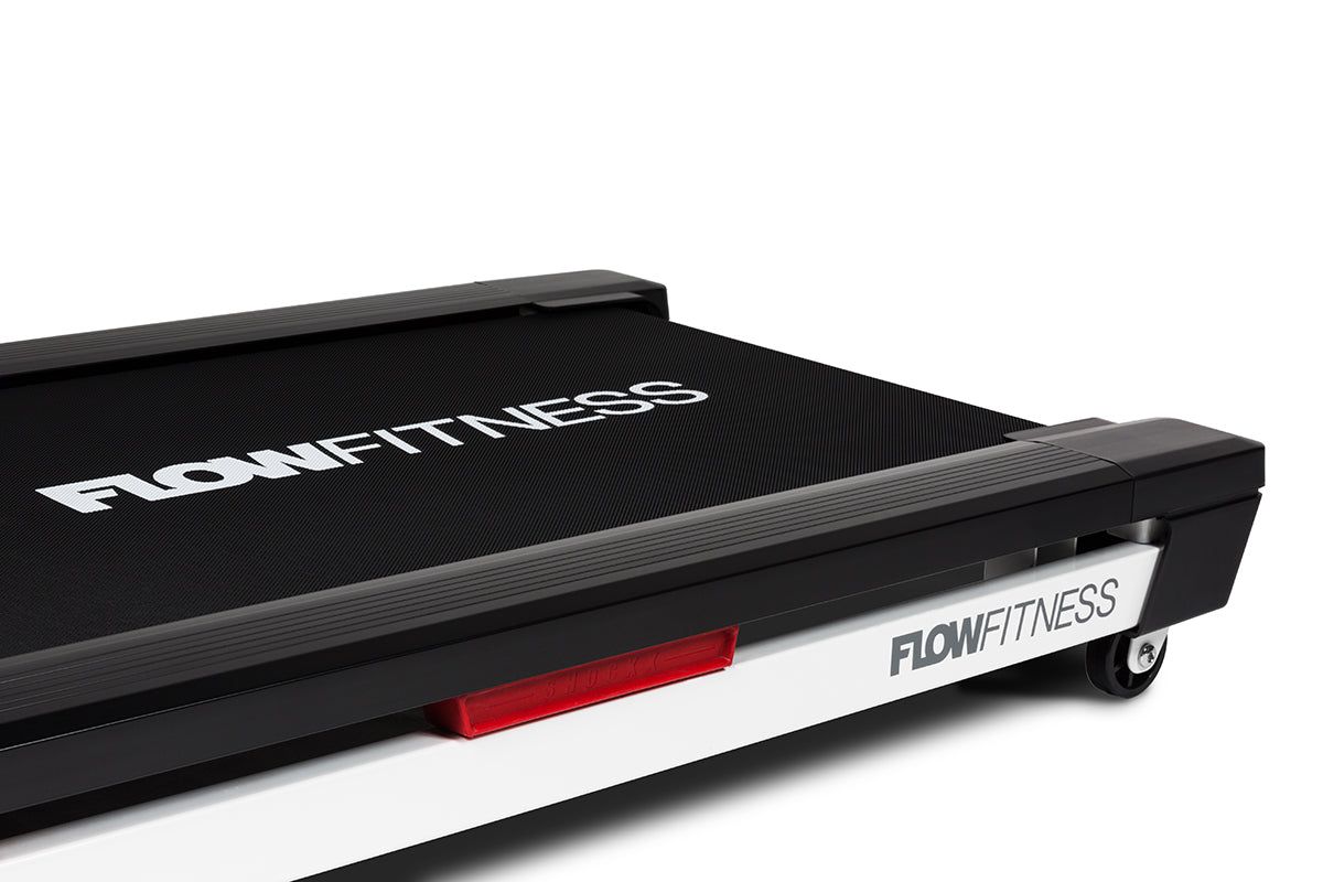 Flow Fitness Runner DTM2000i Detail Running Deck